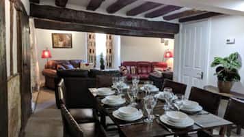 Double Room | Living area | Flat-screen TV