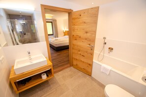 Departamento exclusivo (incl. cleaning fee, linen, city tax) | Lavabo en el baño