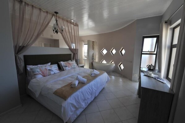 Double or Twin Room | Free WiFi, bed sheets - Blue Lily Langstrand Self Catering (Walvis Bay)