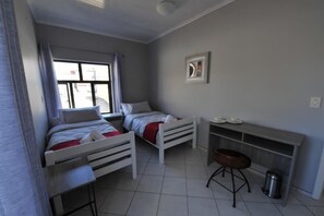 Twin Room | Free WiFi, bed sheets
