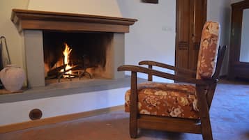Junior-Suite | Wohnbereich | Flachbildfernseher
