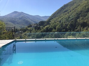 Seasonal outdoor pool, open 9:00 AM to 8:00 PM, pool loungers - Hotel Il Fondaccio (Lizzano in Belvedere)