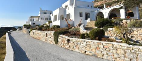 المنشأة من الخارج