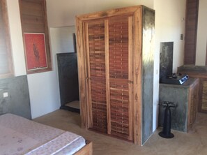 1 bedroom, internet, bed sheets