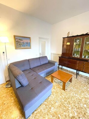 Smart TV - Central apartment with large terrace (Massa Lubrense)
