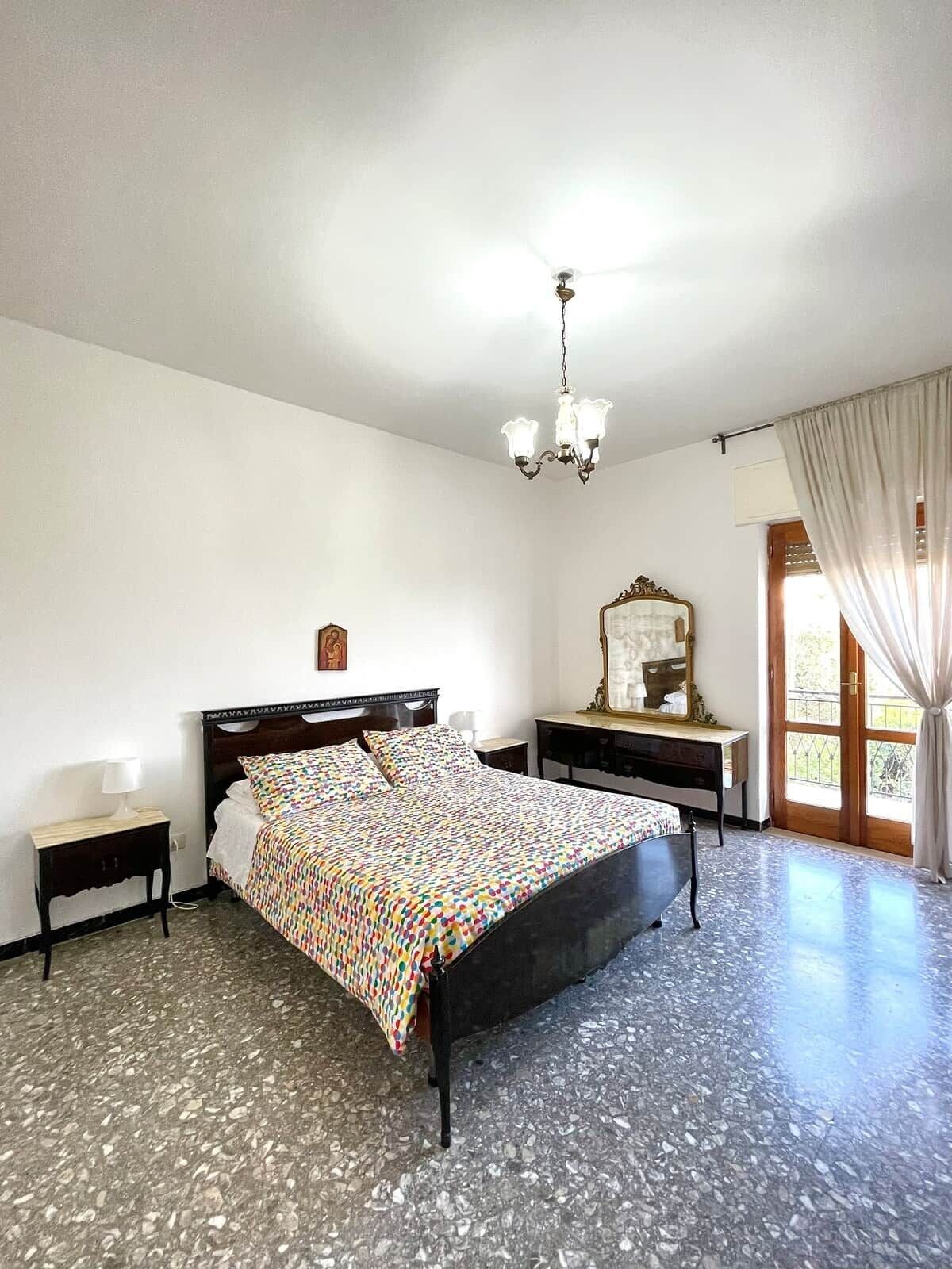 3 Schlafzimmer, Schreibtisch, Bügeleisen/Bügelbrett, kostenloses WLAN