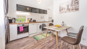 Apartment, 2 Bedrooms, 2 Bathrooms | Private kitchen | Coffee/tea maker, full-sized fridge, microwave, oven - 10Min Downtown 3 rooms Parking Metro100m (Vienna)