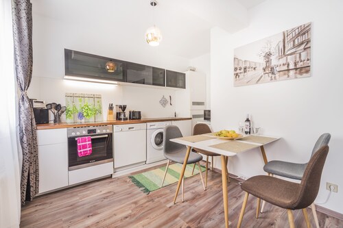 10Min Downtown 3 rooms Parking Metro100m