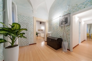 Appartement, 2 chambres | Coin séjour | Télévision à écran plat