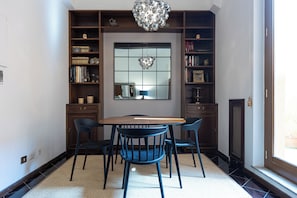 Apartment, 2 Schlafzimmer | Wohnbereich | Flachbildfernseher