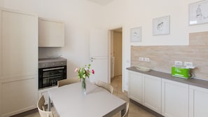 Appartamento, 2 camere da letto | Cucina privata | Frigorifero con congelatore, microonde, forno, piano cottura