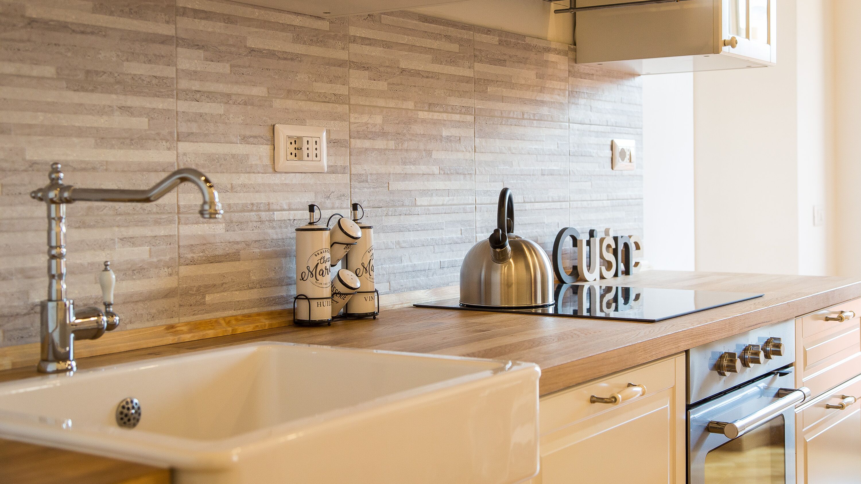 Apartamento, 3 habitaciones | Cocina privada | Frigorífico grande, microondas, horno y placa de cocina