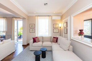 Apartment, 2 Bedrooms | Living area
