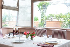 Apartment, 2 Schlafzimmer | Esszimmer