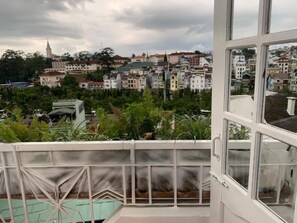 Balcony - Chau Giang Hotel (Xuan Huong - Da Lat)