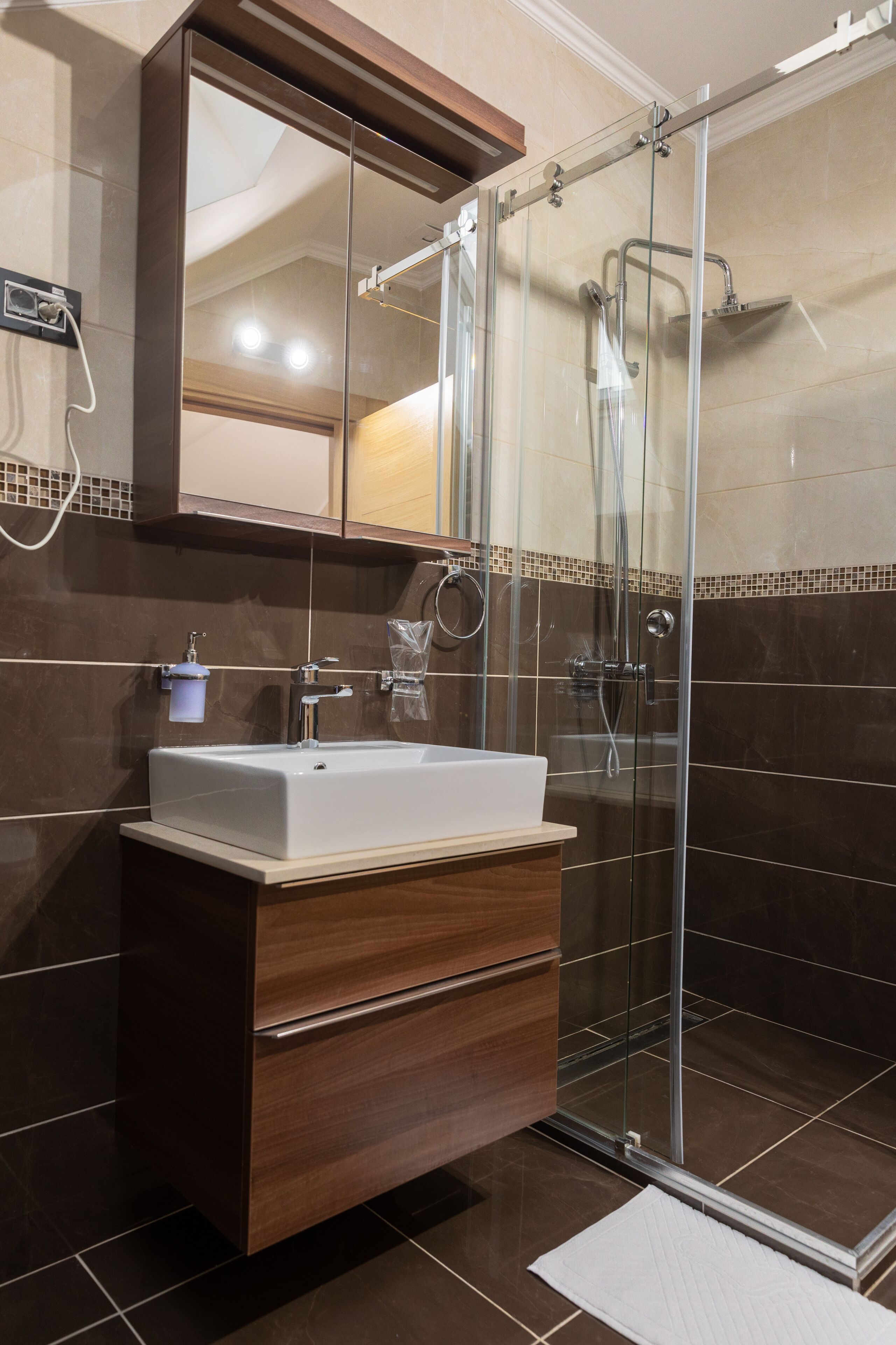 Double Room | Bathroom | Hair dryer, towels, soap, toilet paper