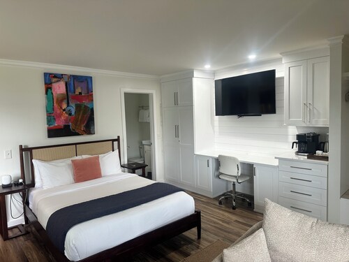 Newly renovated studio! <br>Our 'bnb used to be a 50's motel that was converted to condos