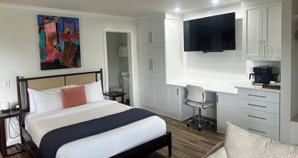 Newly renovated studio! <br>Our 'bnb used to be a 50's motel that was converted to condos