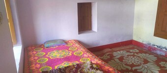 Siddheshwari homestay nainital..plz vierailla .. kuten kylÀ talo ... ja injoy .....
