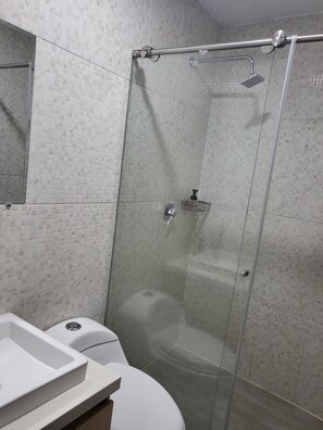 Shower, hair dryer, towels, soap - 3. Modern apartment with excellent location!!!! Casa Azul, Carrera 23 C 69 10 (Manizales)