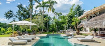 Increíble villa- 6 dormitorios, barbacoa, piscina, jacuzzi, Chef incluido con el alquiler.