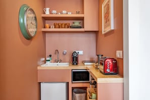 City Studio | Private kitchenette