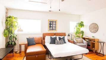 4 slaapkamers, een strijkplank/strijkijzer, reisbedje, wifi