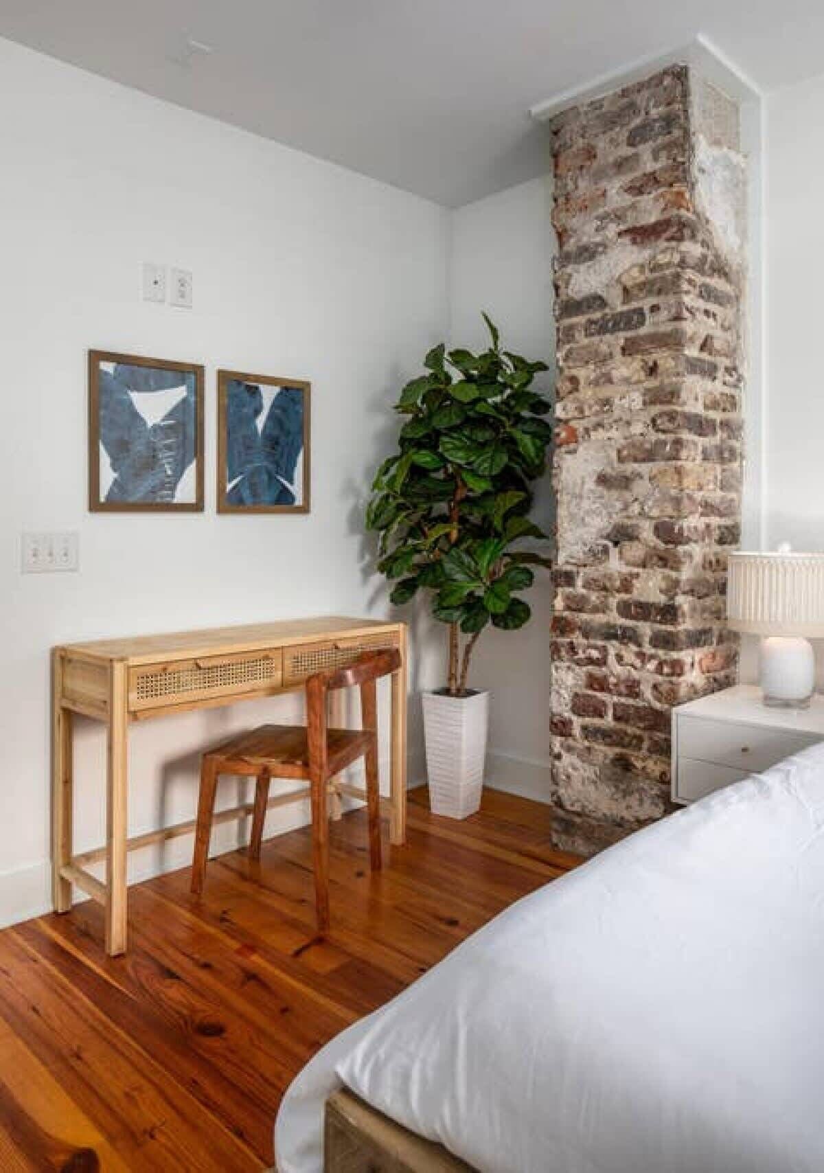 4 habitaciones, tabla de planchar con plancha, wifi y ropa de cama 