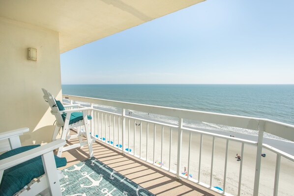 Condo, 3 Bedrooms | Property grounds