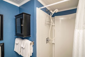 Condo, 1 Bedroom | Bathroom | Towels