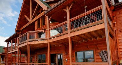Stunning Mnt. Views, 4 Luxury King Br/6 Bath, Hot tub, Theater/Game rooms