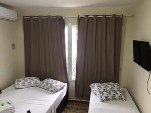Minibar, free WiFi, bed sheets - Pousada Praia do Trapiche (Penha)