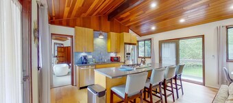 Remontoitu moderni tyylikäs yläkerran huoneisto