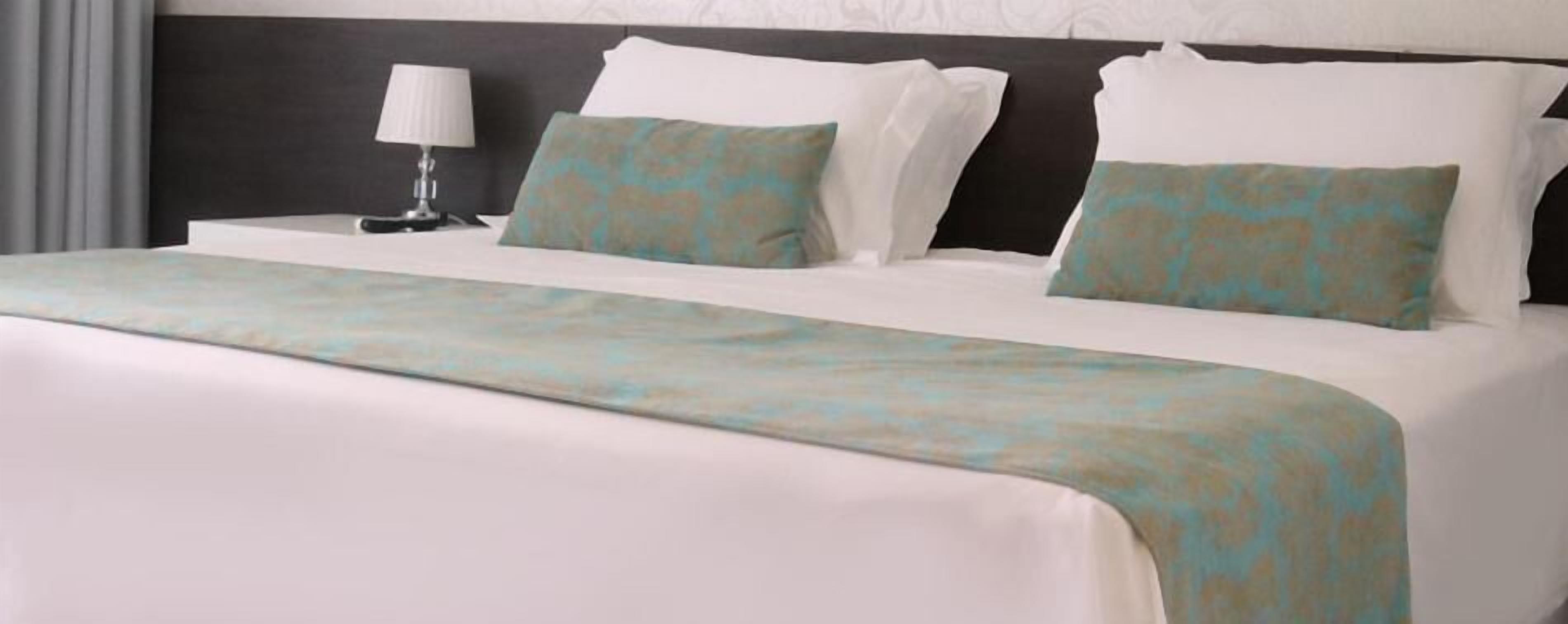 hypo-allergenic bedding, minibar, desk, laptop workspace