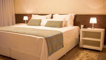 Romantic Studio Suite | Bathroom | Hair dryer, towels, soap