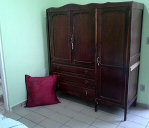 1 quarto, ferros/tábuas de passar roupa, Wi-Fi, roupa de cama