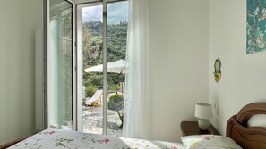 2 chambres, fer et planche à repasser, lit parapluie, Wi-Fi gratuit