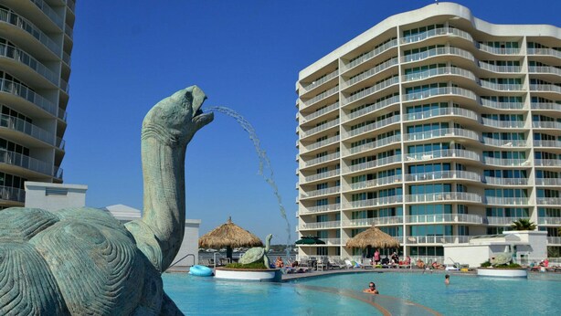 Outdoor pool - Two Bedroom With Pool & Bay Views - Unit Crc1108 (Orange Beach)
