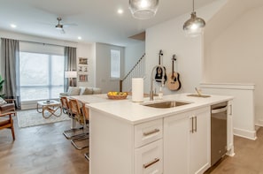 Interior - Aloha Nashville - Tropical Infused Condo (Nashville)