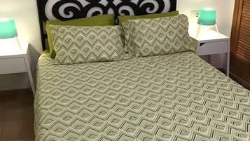 1 bedroom, iron/ironing board, travel cot, WiFi