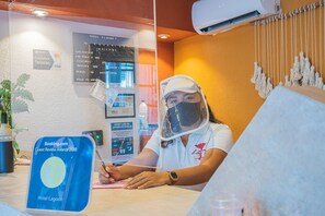 Reception - Hotel Lagoon (Santa Elena)