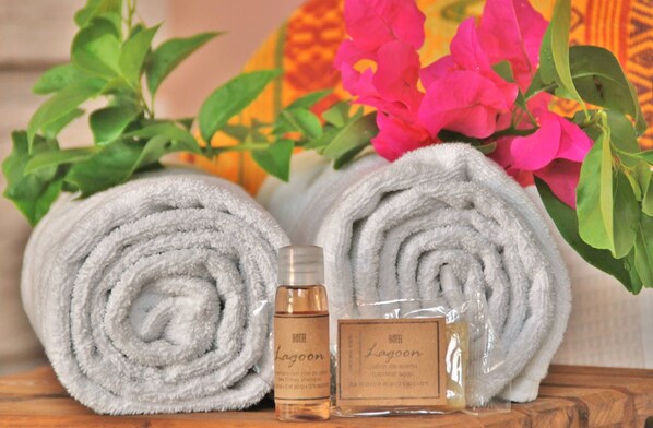 Bathroom amenities - Hotel Lagoon (Santa Elena)