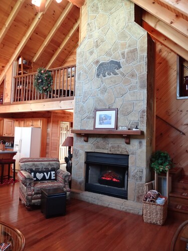  Beautiful 2 Bedroom Cabin 
No Steep Roads
Some Mountain View
Large Yard 
