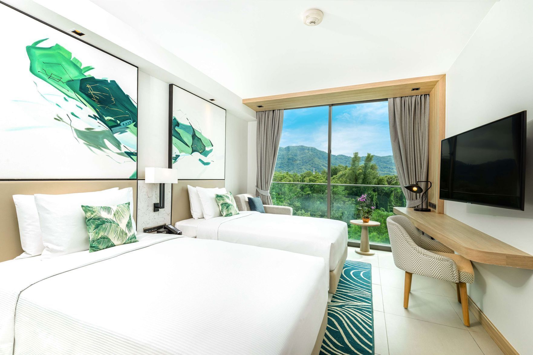 Premium bedding, in-room safe, individually decorated, desk