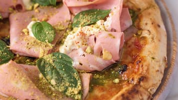 Breakfast and dinner served