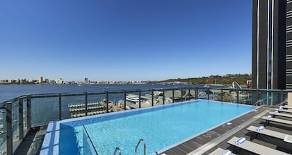 DoubleTree by Hilton Perth Waterfront