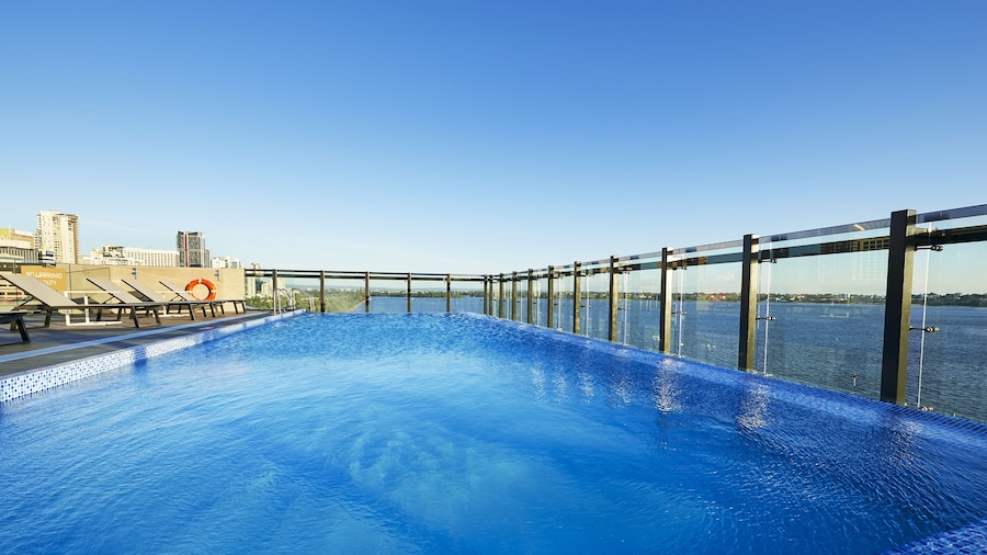 DoubleTree by Hilton Perth Waterfront