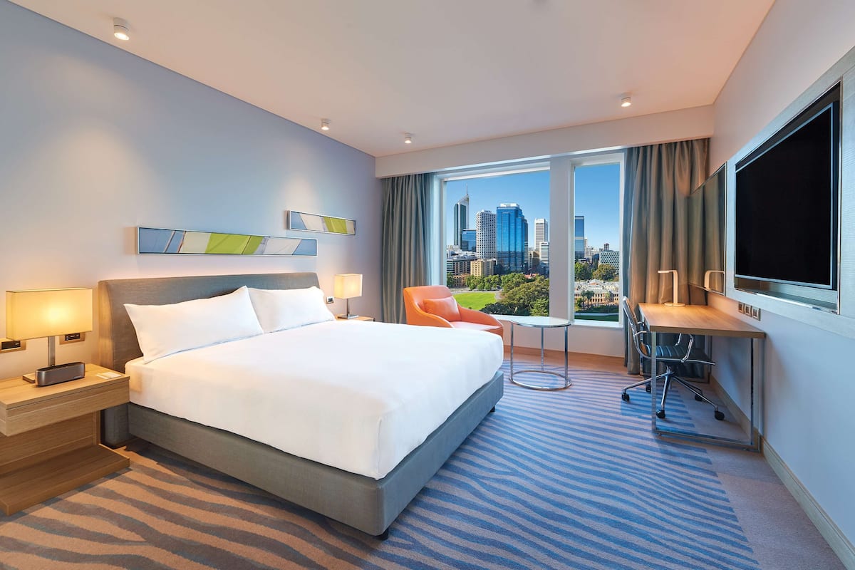 Room, 1 King Bed, City View | 1 bedroom, in-room safe, desk, laptop workspace