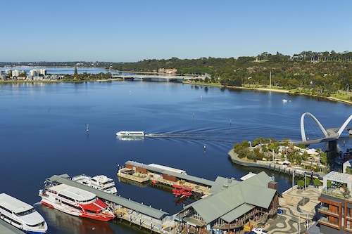 DoubleTree by Hilton Perth Waterfront