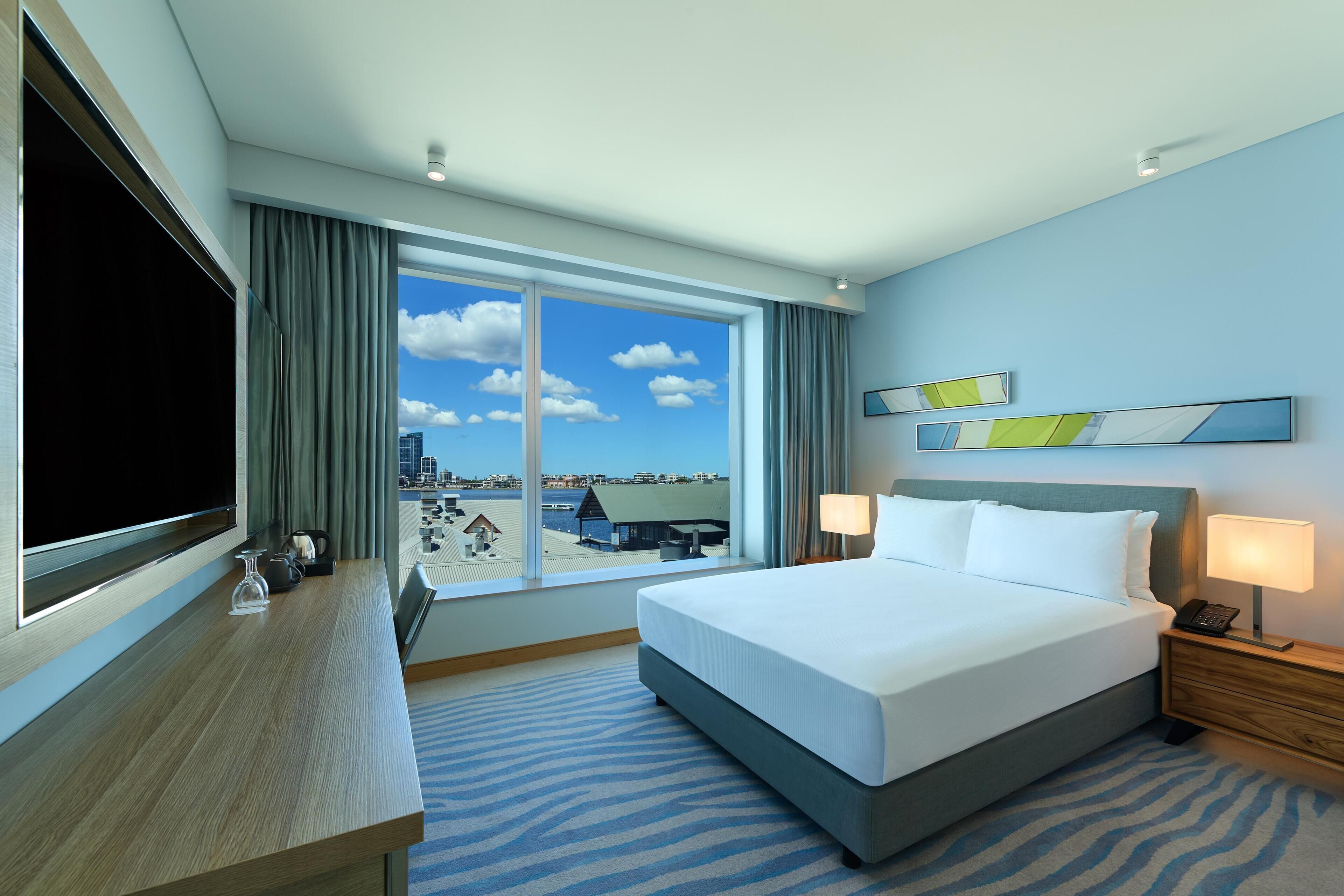 客房, 1 張加大雙人床 | 房內夾萬、書桌、手提電腦工作空間、遮光窗簾/窗簾